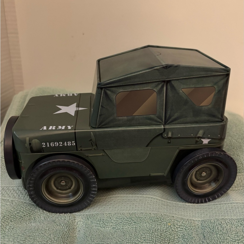 Eurographics Licensed Jeep Army Truck Tin